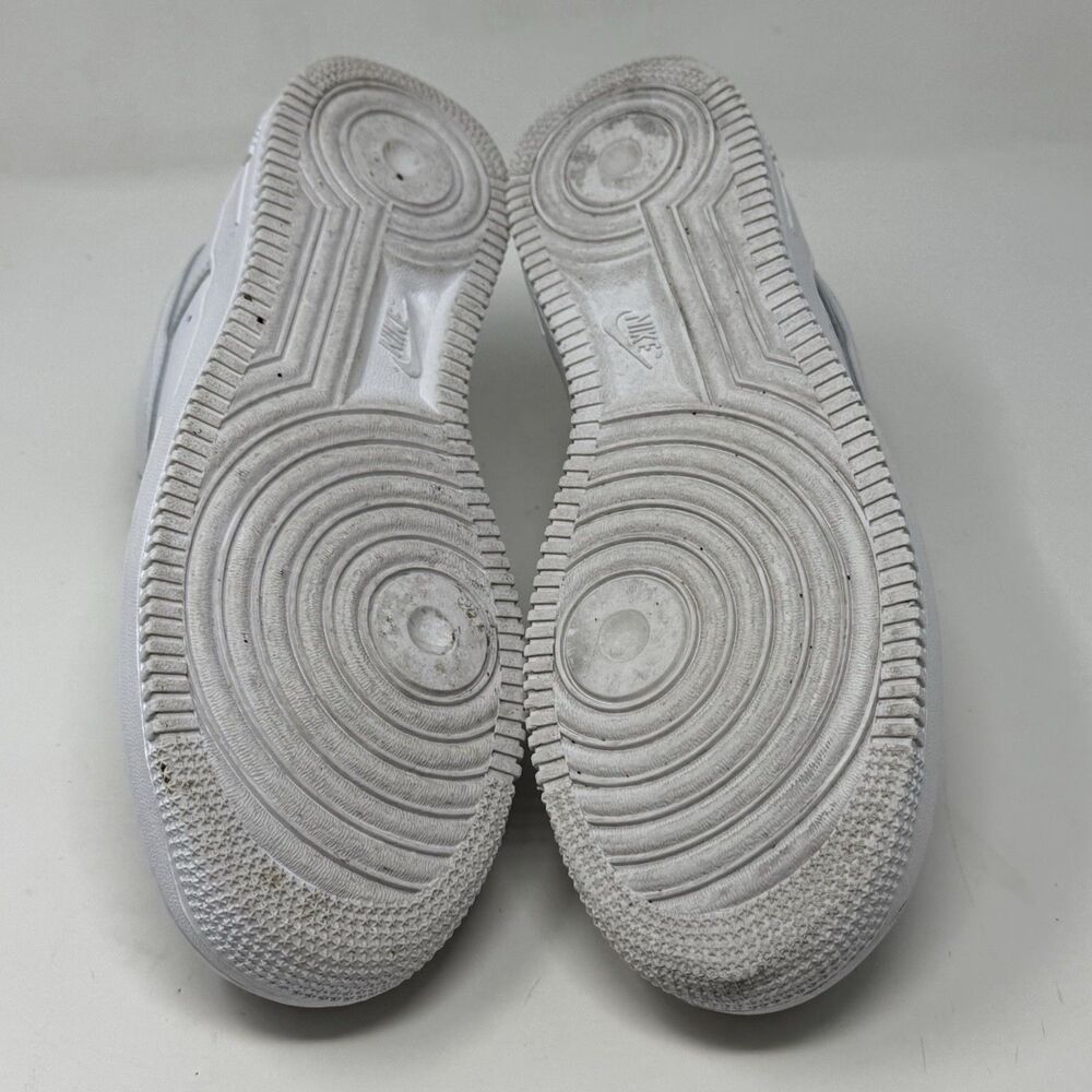 Nike Air Force 1 '07 Low Mens 8 Triple White Leather Athletic Shoes Sneaker - Picture 15 of 16